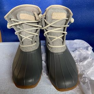 Size 6.5 Sperry Sparkle Grey Duck Boots